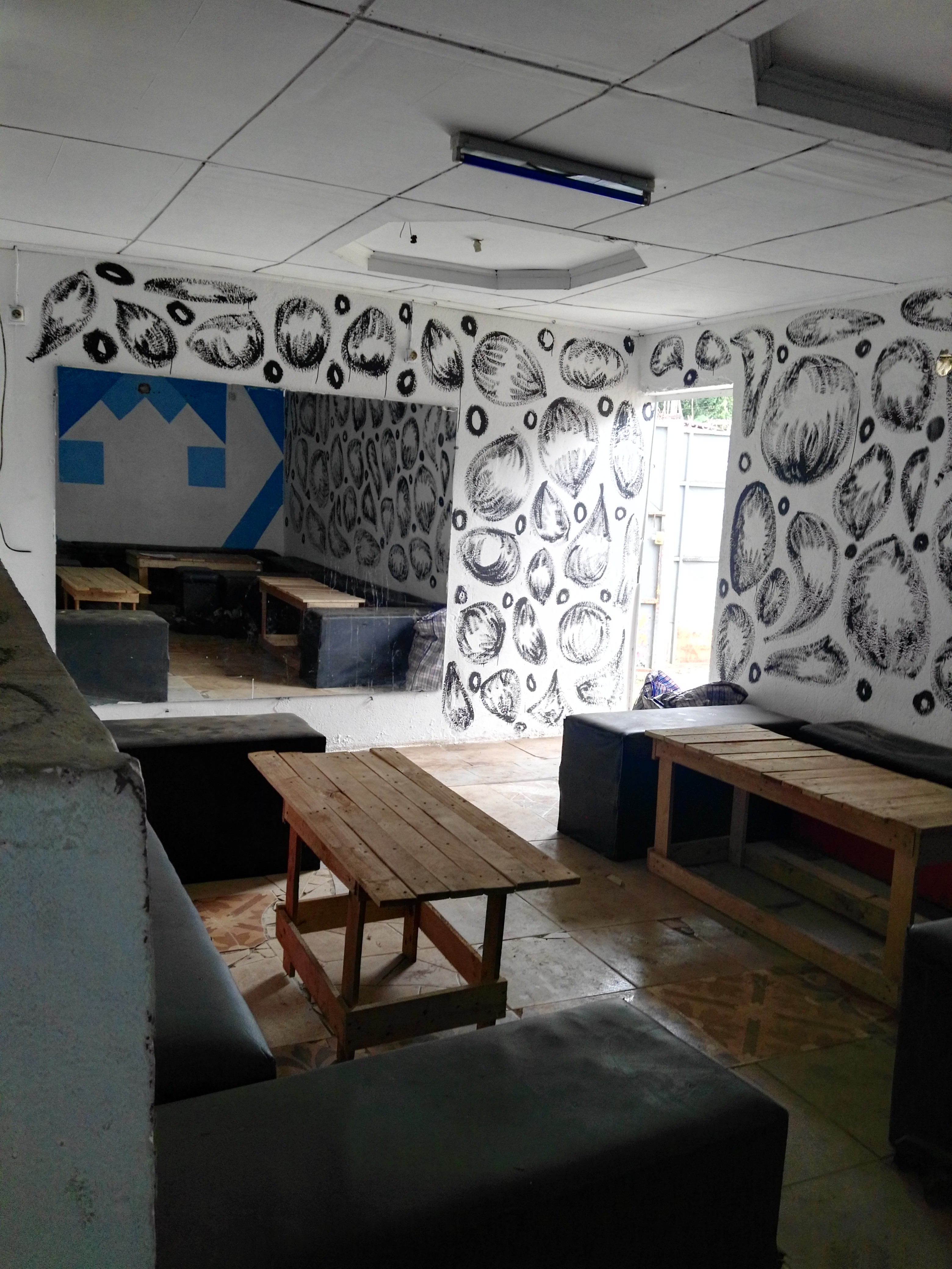 Local Commercial À Louer en bordure de la route