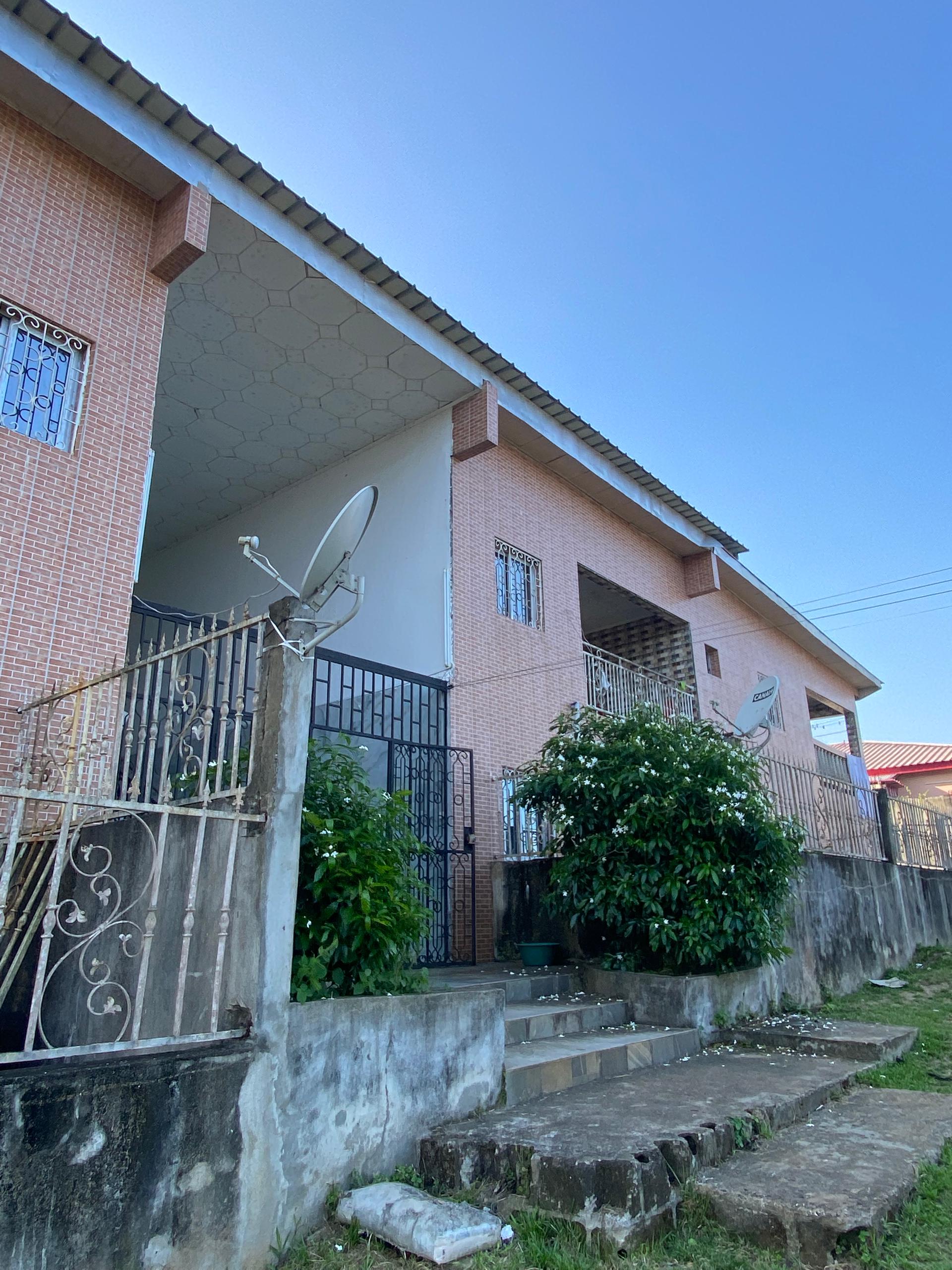 7 Appartement a vendre clôturé