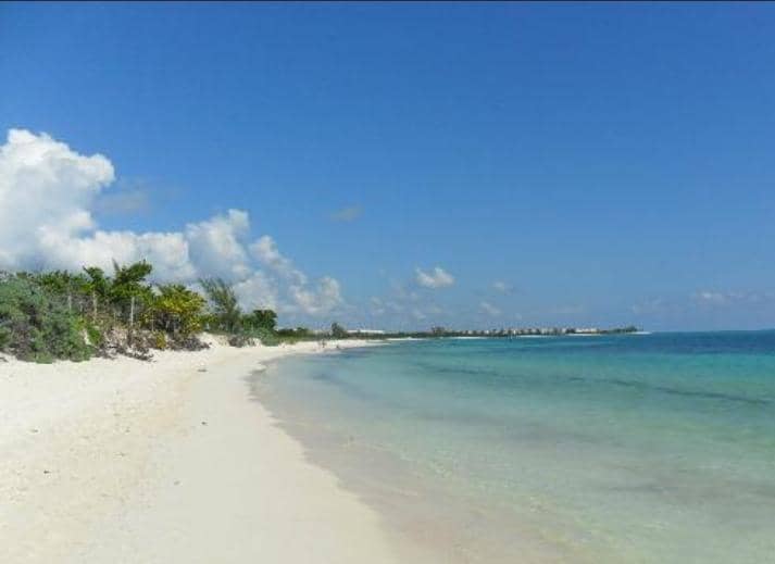Terrain pieds dans l'eau à vendre morcelable en lots de 1000 mètres carrés à 30.000.000fcfa