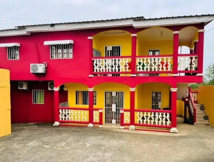 Bâtiment R +1 comprenant 4 appartements à vendre