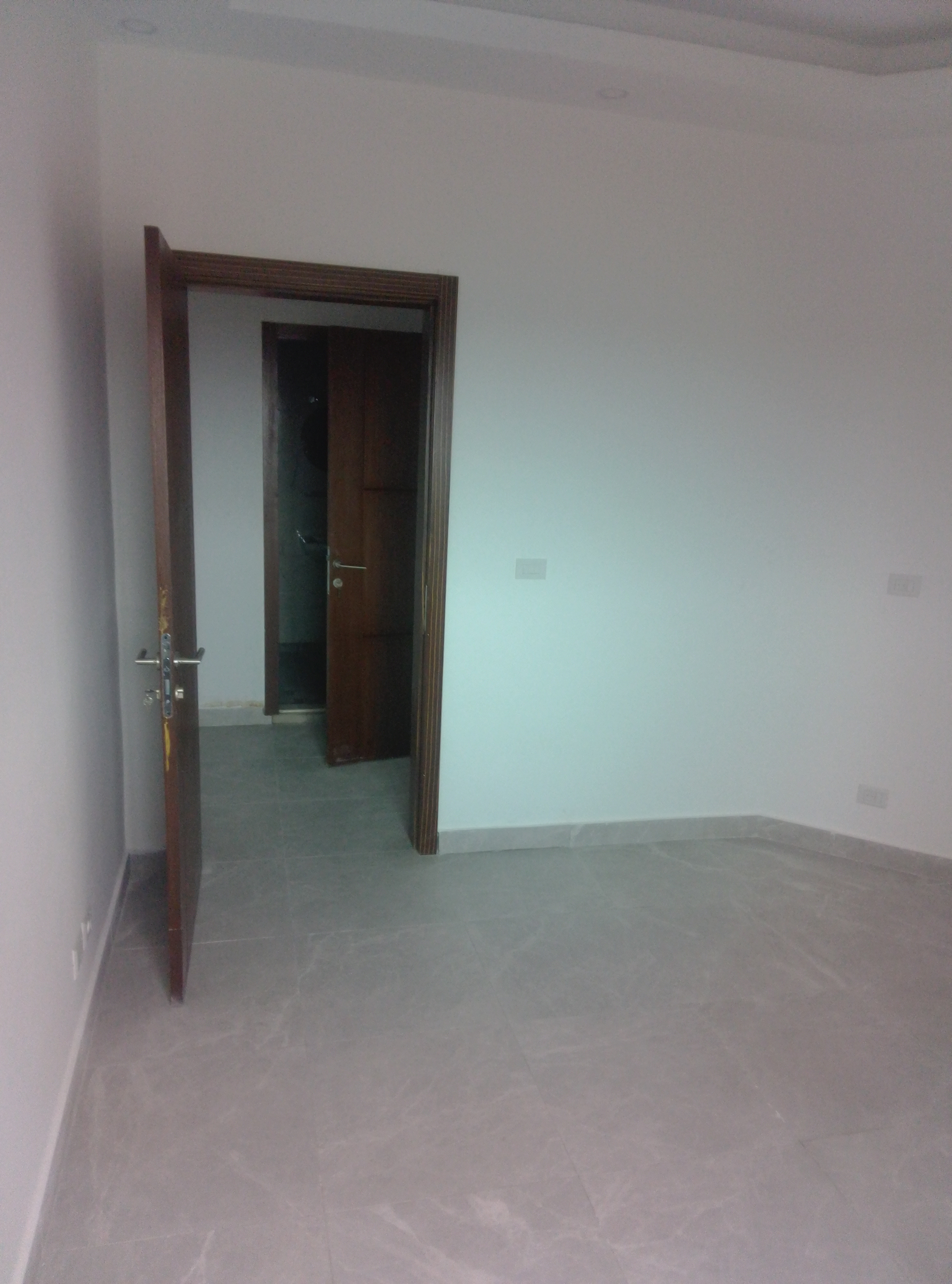 Studio à louer  bas de gue gue